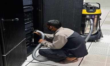 Pembersihan Rutin Rak - Rak Server di BP Batam